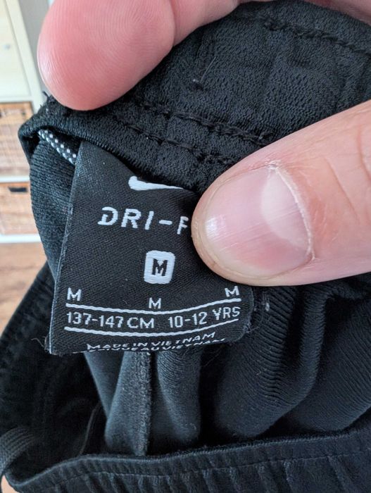 Spodenki Nike dziecięce 10-12 lat czarne