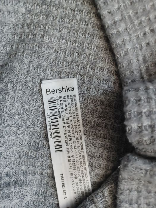 Szary sweterek Bershka rozmiar L nowy