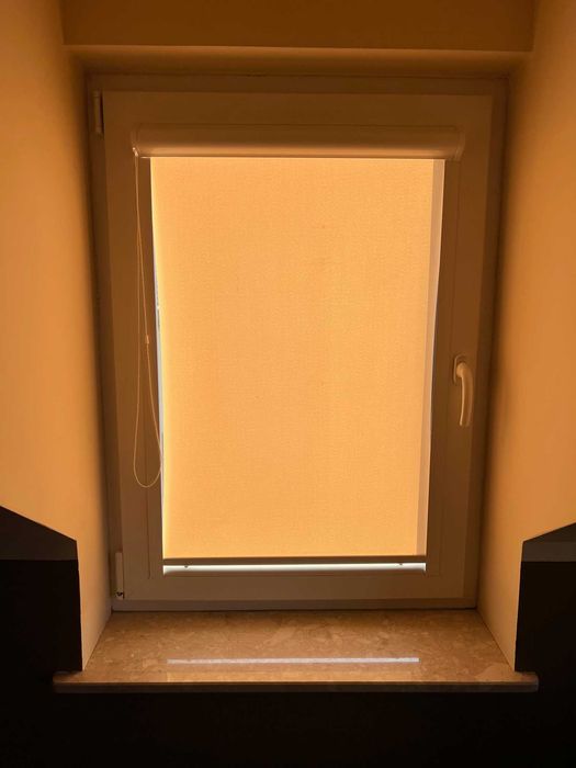 Rolety wewnętrzne w kasecie z prowadnicami