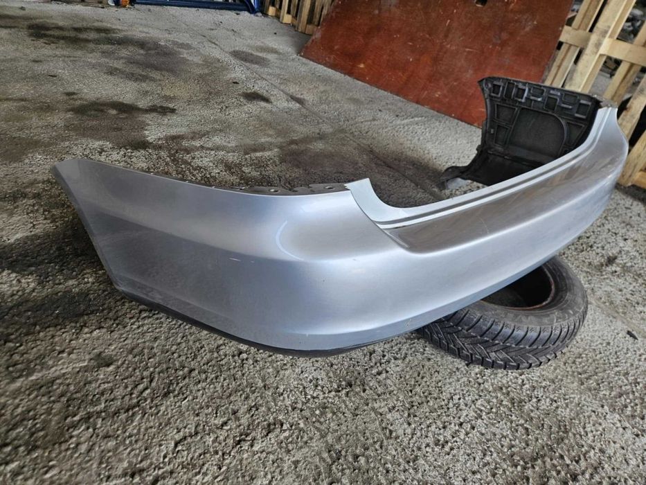 Zderzak Tył Tylny VW Golf V Kombi KD LAKIERU LA7W