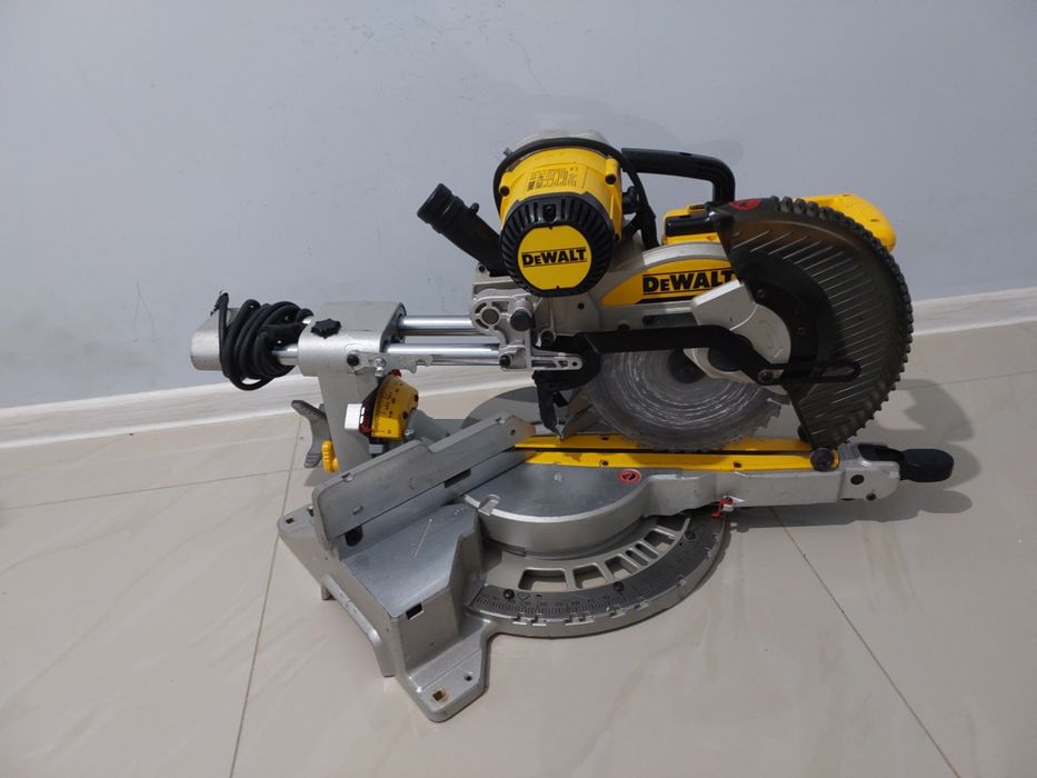 Dewalt Пила дискова DeWalt DWS727