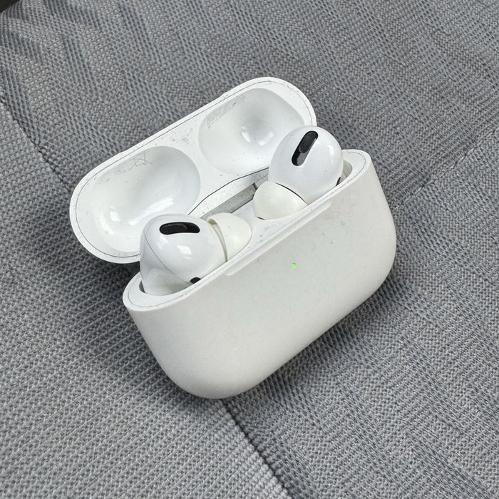 Apple AirPods Pro słuchawki bluetooth białe