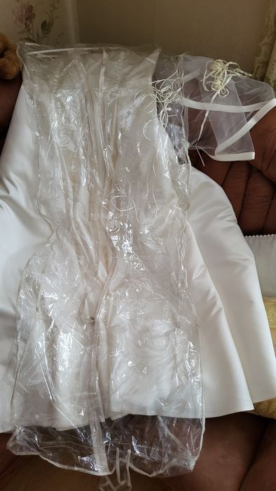 Весільна сукня розмір 48-52 + фата та взуття