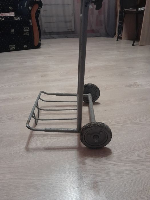 Продам кравчучку,б/у,висота ручки регулюється.