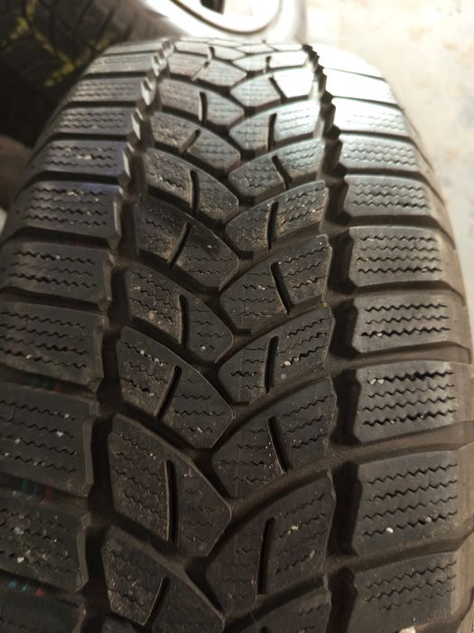 Felgi stalowe z oponami Mazda