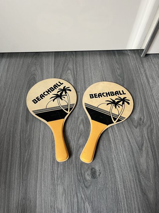 Деревяні ракетки невеличкого розміру