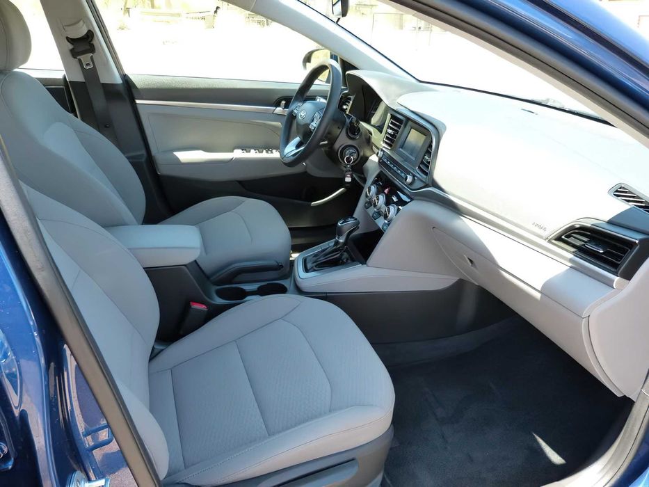 Hyundai Elantra SE      2019