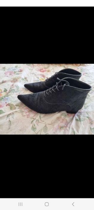 Botins em Pele da Zara