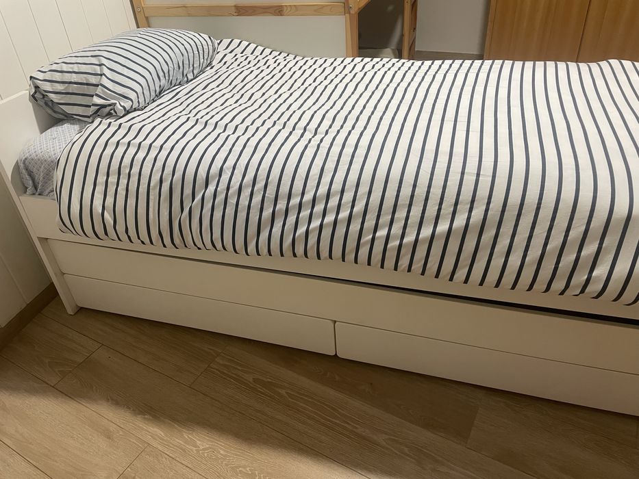 Cama Solteiro com cama dupla