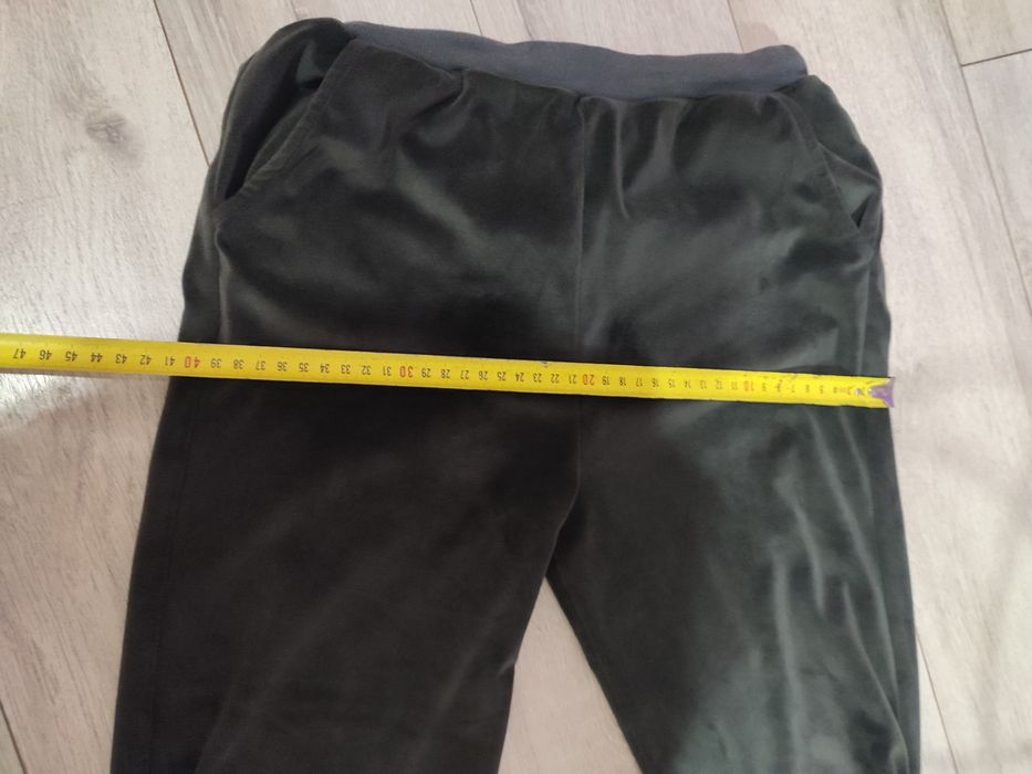 Спортивний костюм для дівчинки велюровий