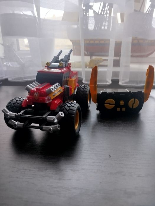 Lego машинка з пультом для керування