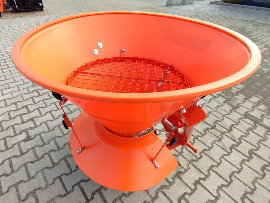 Lejek piaskarka do PIASKU i SOLI piaskarko solarka posypywarka STRUMYK