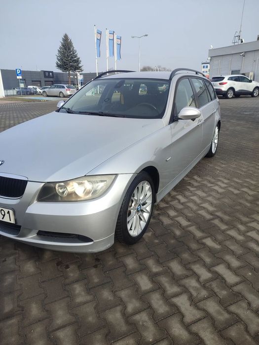 BMW Seria 3 Sprzedam BMW E91 320i + kpl. Kół m pakiet z letnim oponami