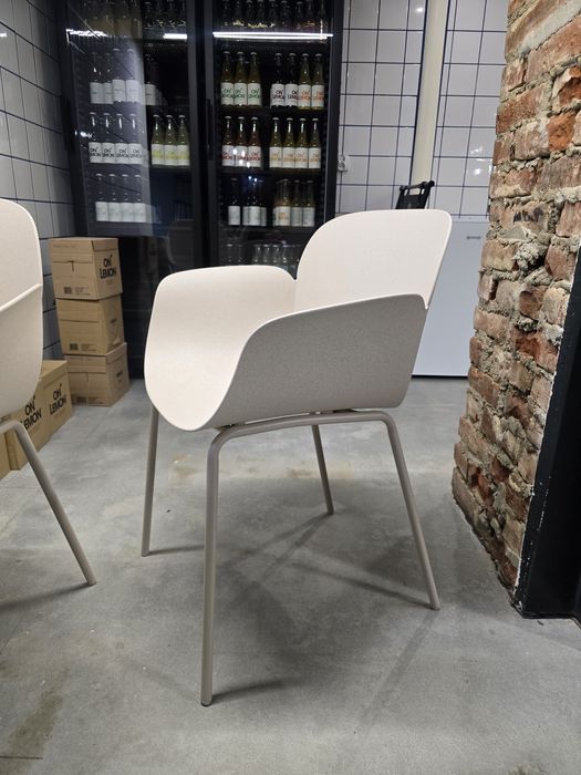 Zestaw 4 krzeseł do jadalni Lynette sklum beż marmurek ogrodu