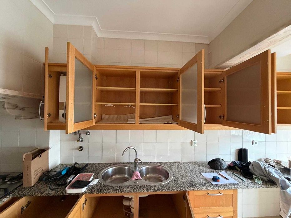 Cozinha completa 4,13m com forno e placa – 350€