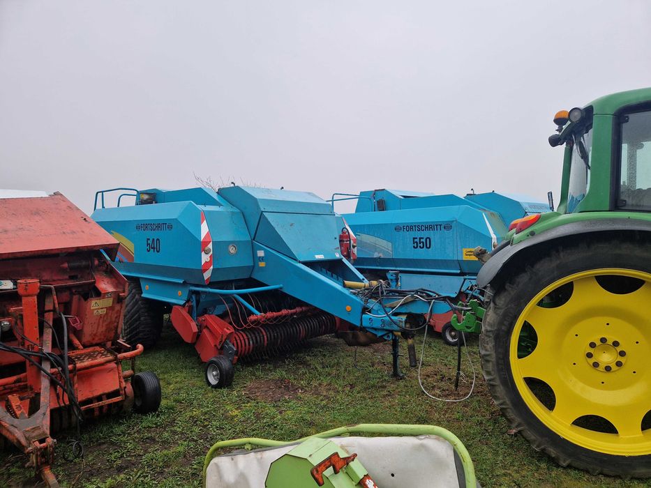 Chłodnica Maska ciągnika Fortschritt ZT323 ZT303 silnik E524 IFA E514