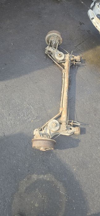 Belka tylna zawieszenie  Opel Vectra A 1,6.  1994r.