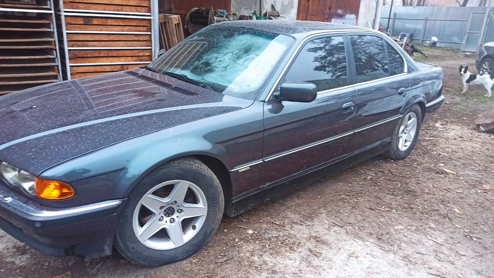 Продам бмв е38 740