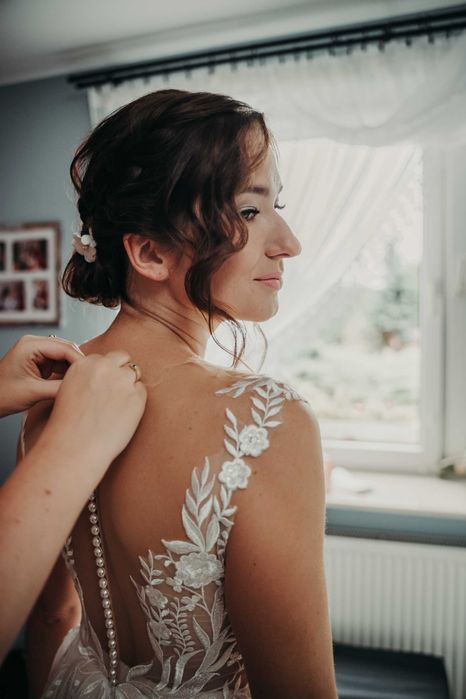 Suknia ślubna A/mała księżniczka r.38