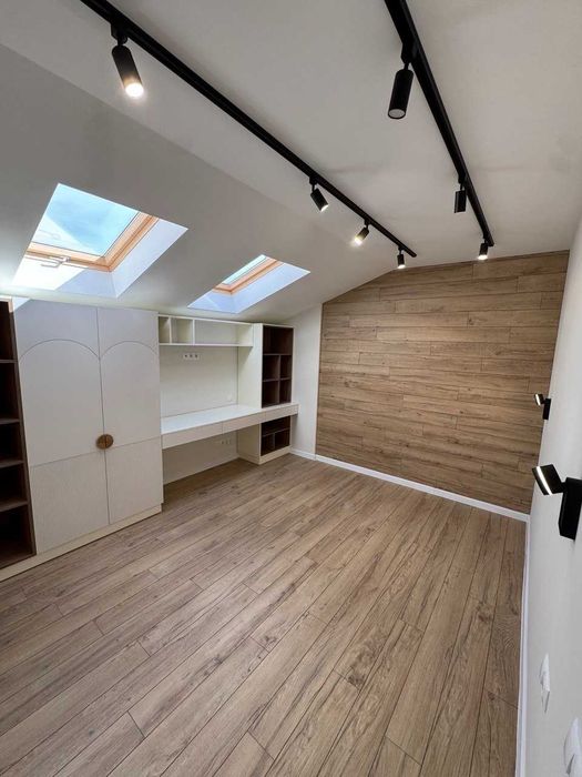 2-кімнатна з ремонтом70м,кв| Центр, Містечко Центральне,  | кухня 25 м²