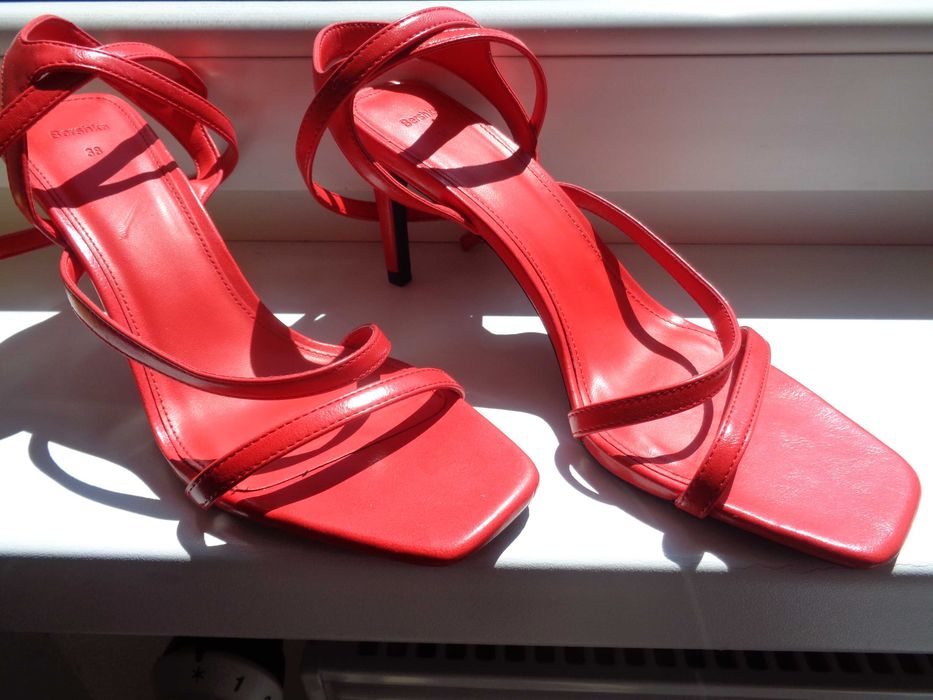 sandałki damskie Bershka 38 buty wintage prezent sandały szpilki
