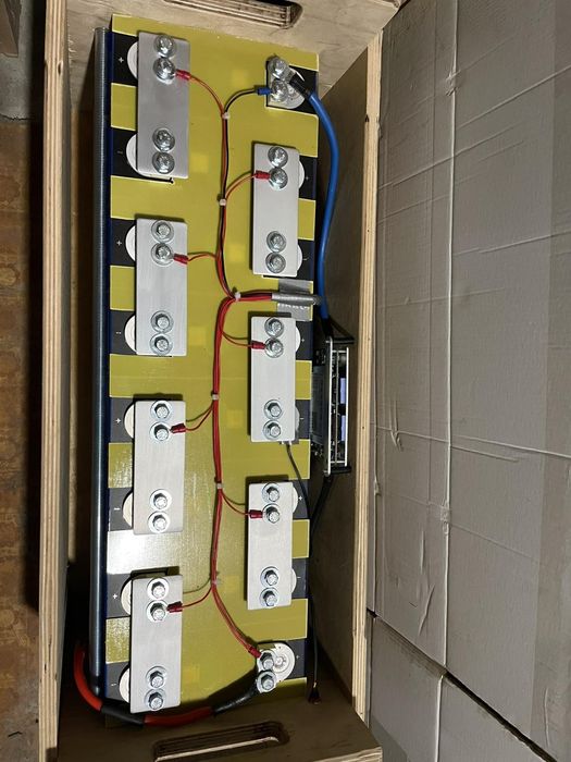 24 в інвертер з залізо фрсфатним акумом на 7.5квту