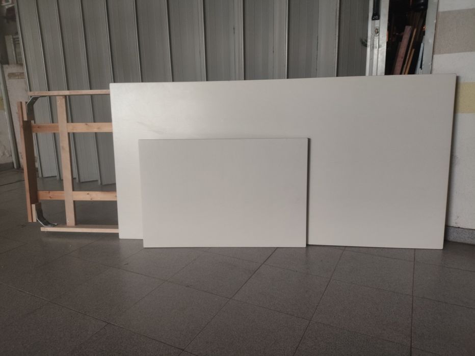Extendable white dining table, 1.80/2.40 x 0.90 m64737747905793123