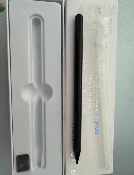 Active Capacitive Stylus, czyli pióro do ekranów dotykowych, które posiada precyzyjną końcówkę o grubości 1.5 mm.