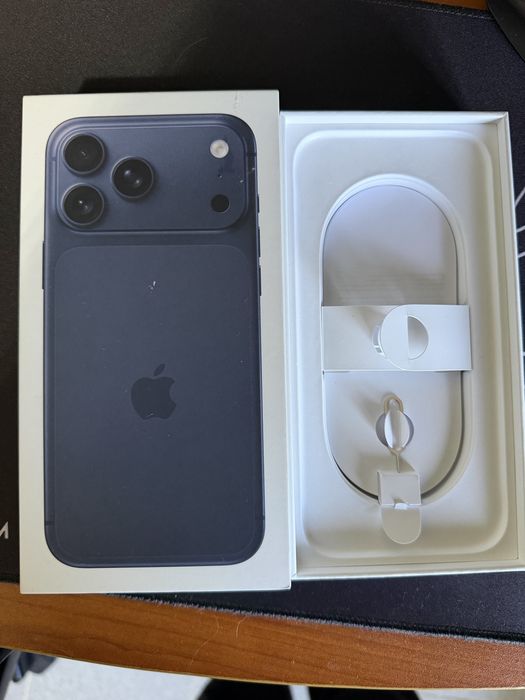 Iphone 17 pro max muito novo com garantia