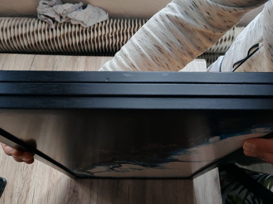 Zestaw trzech obrazów na ścianę w czarnej ramie, abstrakcja, marmur