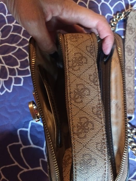 Vendo mala guess usada original