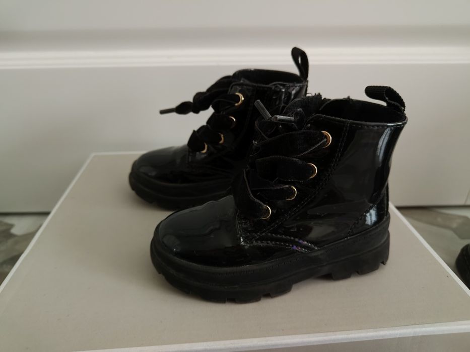 Buty  rozm. 22 lakierowane HM idealne na jesień