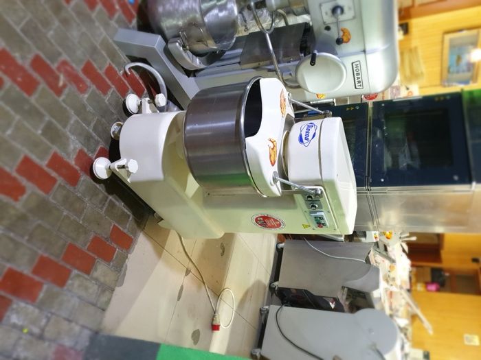 Тестомес для Пекарни и кондитерки Diosna с Германии