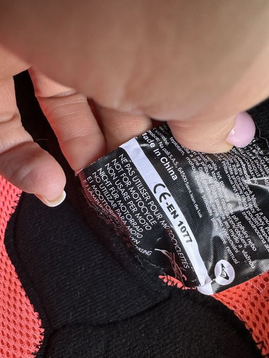 Шлем лижний для дівчинки