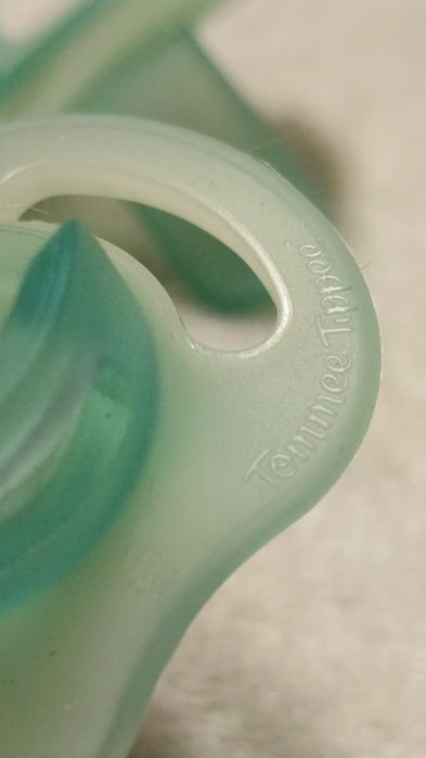 Соска пустушка Tommee Tippee 6 міс, світяться в темряві