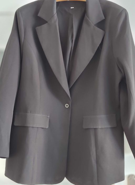 Czarna marynarka oversize