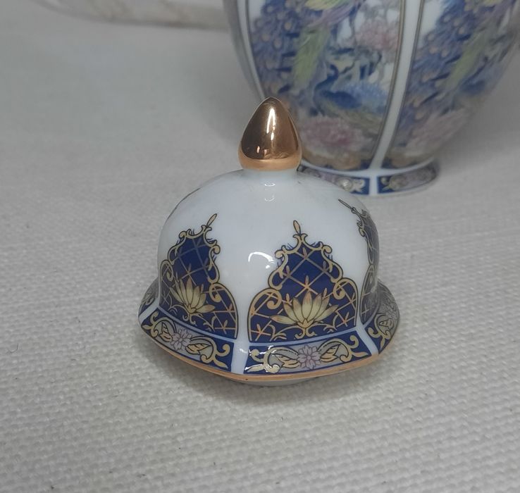 Pote em porcelana Imari antigo