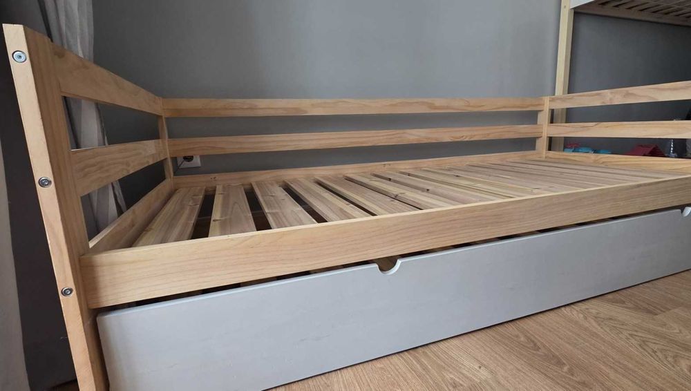 Cama de Criança em Madeira Maciça + Cama Extra Deslizante + 1 colchão – Excelente Estado