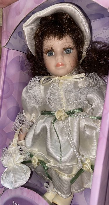 Nowa lalka porcelanowa