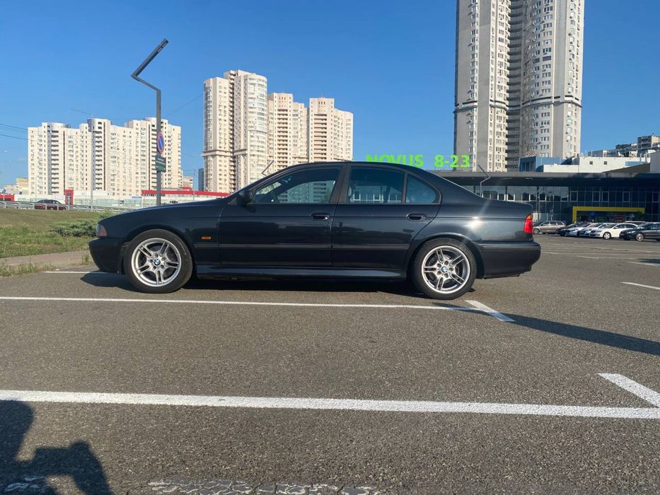 BMW Е39 M62B44 Bayerische Motoren Werke