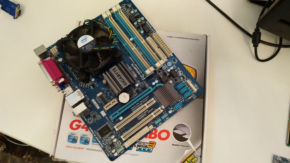 Материнская плата Gigabyte G41M Combo 775 ddr3 ddr2 + cpu E5200