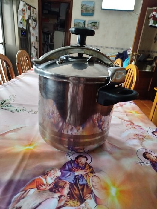 Panela de pressão em aço inoxidável