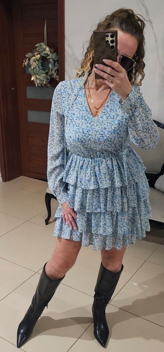 Śliczna błękitna sukienka