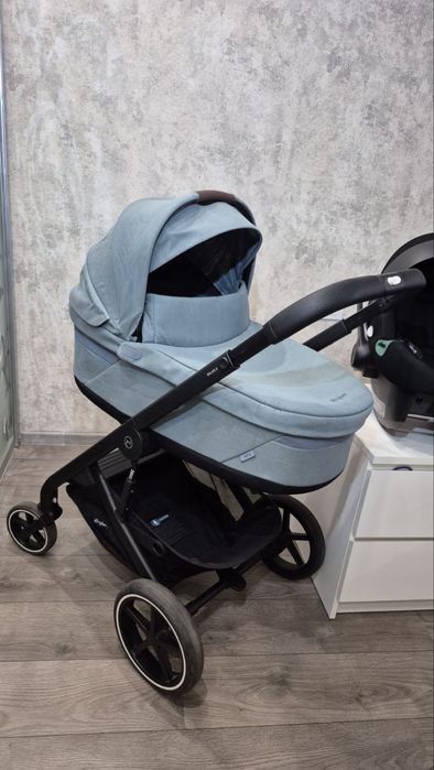 Коляска Cybex Balios S Lux 3 в 1 в идеальном состоянии!
