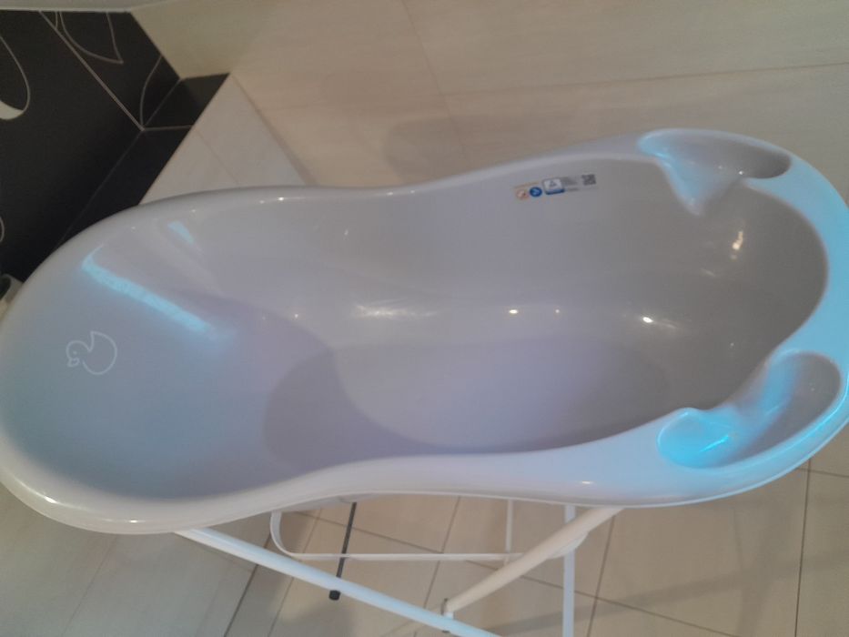 Oddam wanienkę ze stelażem
