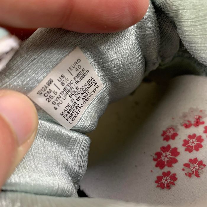 asics gel nimbus 23 бігові жіночі кросівки