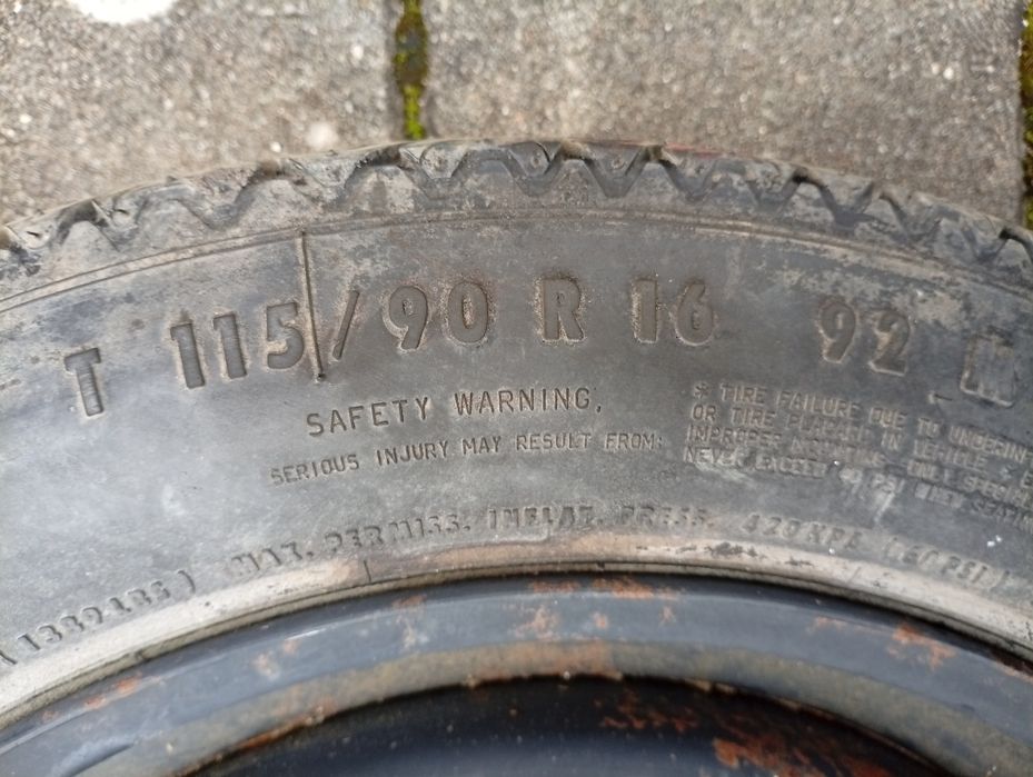 Jante suplente com pneu  NOVO CONTINENTAL 115/90/R16