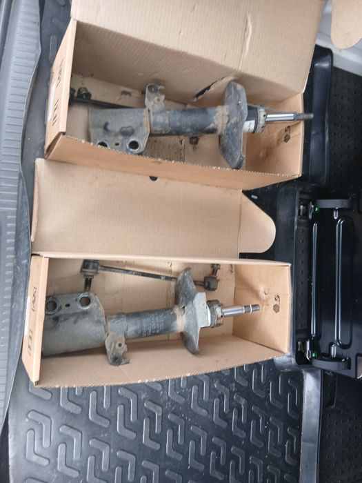 Стойки авенсис т25