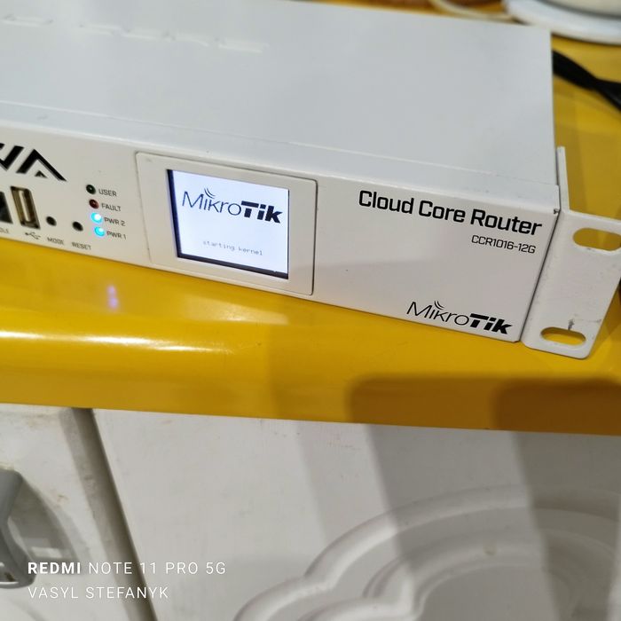 Router MikroTik CCR1016-12G