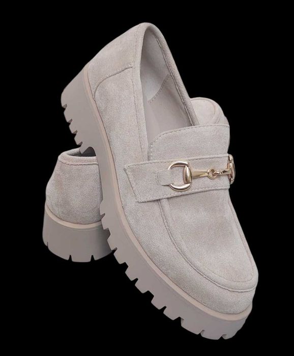 Beżowe buty mokasyny na platformie, R. 40